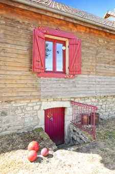 Stone house of 120 m2 with 5112 m2 of land in SAINT EMILAND (71)