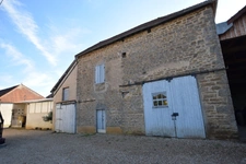 Propriete agricole avec deux maisons, bâtiments et 2,9 hectares de terrain CREOT (71)