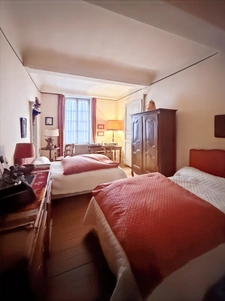 Stone property of 252 m2, with outbuildings, in COUCHES with 1186 m2 of land.