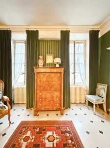 Stone property of 252 m2, with outbuildings, in COUCHES with 1186 m2 of land.
