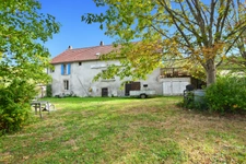 Maison de 177 m2 avec terrain de 2408 m2, avec licence IV, à LA CHAPELLE SOUS UCHON (71)