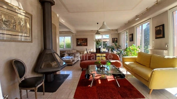 EXCLUSIVITE: Belle maison à vendre de 162 m2 (+ 160 m2 en sous-sol), quartier Classerie (Rezé, au sud de Nantes) 