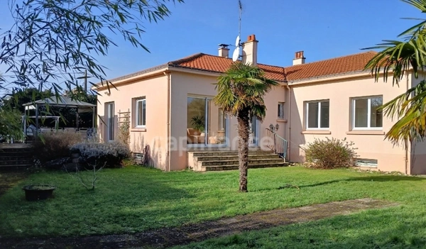 EXCLUSIVITE: Belle maison à vendre de 162 m2 (+ 160 m2 en sous-sol), quartier Classerie (Rezé, au sud de Nantes) 