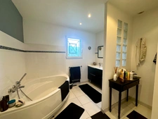 Villa de 181 m² - terrain de 834m2 arboré piscinable à Saint-Drézéry