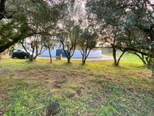 Terrain parfait pour réaliser votre projet - 401 m2 - Castries (34)