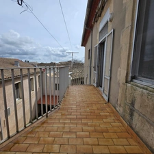 T4 3 chambres à Lunel – Centre-ville et gare à pied