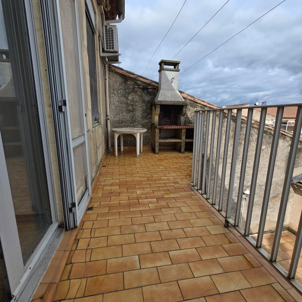 T4 3 chambres à Lunel – Centre-ville et gare à pied