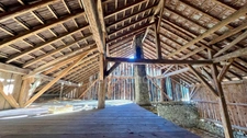 A VENDRE - Ancien corps de ferme à rénover, centre-village du Bouchet-Mont-Charvin (74)