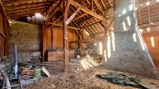 A VENDRE - Ancien corps de ferme à rénover, centre-village du Bouchet-Mont-Charvin (74)