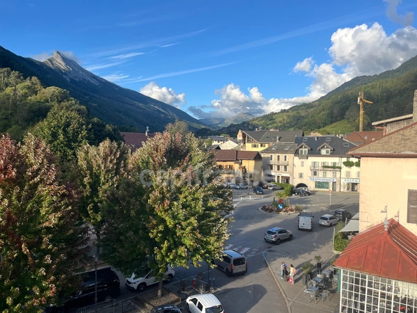 Appartement T2 lumineux avec balcon et parking – THONES (74), Place Avet