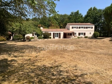 Propriété de caractère – env. 250 m² habitables – Parc paysager de 6 218 m² – Piscine – Dépendances