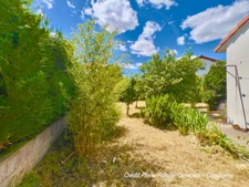 Maison individuelle de plain pied, 5 pièces LE CENDRE (63) avec jardin. Une belle opportunité de rénovation au cœur d'un secteur recherché