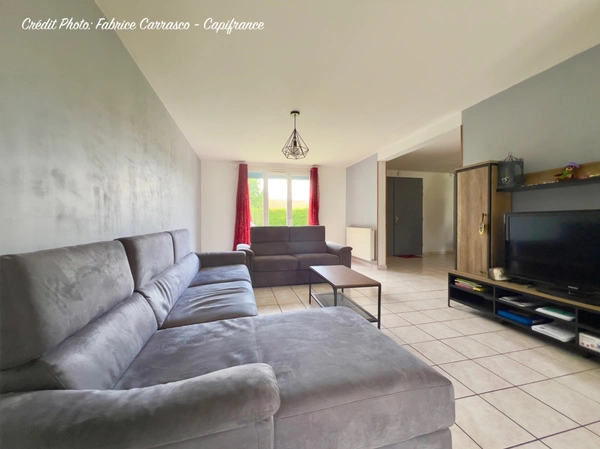 SAINT BEAUZIRE (63) Maison P6 avec suite parentale, 4 chambres, garage, terrasse et jardin clos