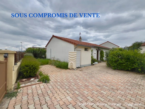 Maison individuelle de plain pied, 5 pièces LE CENDRE (63) avec jardin. Une belle opportunité de rénovation au cœur d'un secteur recherché