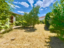 Maison individuelle de plain pied, 5 pièces LE CENDRE (63) avec jardin. Une belle opportunité de rénovation au cœur d'un secteur recherché