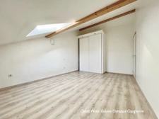 Maison en pierre dans une ancienne grange Brayaude, P5 à SAINT-BONNET-PRES-RIOM (63) avec 4 chambres