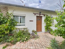 Maison individuelle de plain pied, 5 pièces LE CENDRE (63) avec jardin. Une belle opportunité de rénovation au cœur d'un secteur recherché