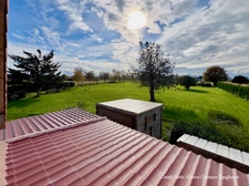 Dpt Allier (03) A vendre à Varennes sur Allier - Longère T6 garages, grande terrasse couverte, terrain clos et arboré de 4621m2