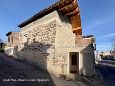 Maison en pierre dans une ancienne grange Brayaude, P5 à SAINT-BONNET-PRES-RIOM (63) avec 4 chambres