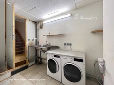 Maison 5 pièces à vendre à SAINT-BONNET-PRES-RIOM (63) avec 4 chambres, terrasse et grand garage.