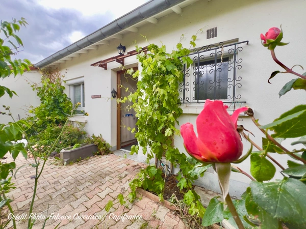 Maison individuelle de plain pied, 5 pièces LE CENDRE (63) avec jardin. Une belle opportunité de rénovation au cœur d'un secteur recherché