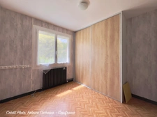 Maison individuelle de plain pied, 5 pièces LE CENDRE (63) avec jardin. Une belle opportunité de rénovation au cœur d'un secteur recherché