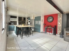 Maison à vendre 6 pièces GERZAT (63) Centre-ville Maison familiale de caractère de 145 m² avec terrasse, toit-terrasse, cuisine d'été, garage et cave voûtée