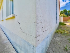 Maison individuelle de plain pied, 5 pièces LE CENDRE (63) avec jardin. Une belle opportunité de rénovation au cœur d'un secteur recherché