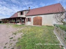 Dpt Allier (03) A vendre à Varennes sur Allier - Longère T6 garages, grande terrasse couverte, terrain clos et arboré de 4621m2