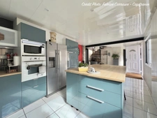 Maison à vendre 6 pièces GERZAT (63) Centre-ville Maison familiale de caractère de 145 m² avec terrasse, toit-terrasse, cuisine d'été, garage et cave voûtée