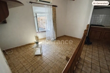VILLESPASSANS (34) -Un petit prix, un beau potentiel et des charges maîtrisées ! Cette maison de village de 58 m², climatisée, avec 2 chambres et une taxe foncière de seulement 280 €, est idéale pour 