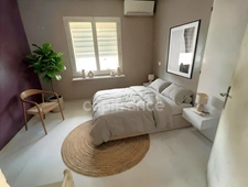 Capifrance – L’immobilier autrement Un bien rare, une adresse confidentielle, un potentiel à révéler. À Agde, au cœur du centre historique, découvrez une propriété de caractère à réinventer, avec terr
