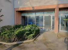 « BESANÇON —🚨 OFFRE EXCEPTIONNELLE DU 18 AU 28 AOÛT ! Local 62 m² + 3 stationnements privatifs + 4 000 € de bon d'achat Leroy Merlin offert. Nous serons sur place pour vous rencontrer et vous faire v