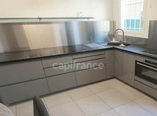 Le Cap d’Agde comme vous ne l’avez jamais vu : maison rénovée, jardin intime, prix ajusté – bien rare dans le secteur.