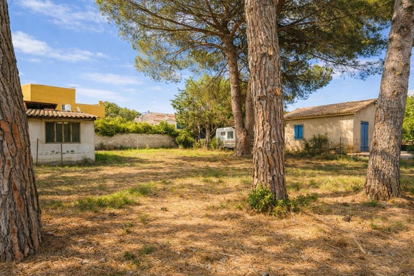  « Là où d’autres voient un terrain… vous verrez votre maison, vos moments, votre histoire. »