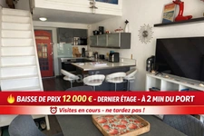 🔥 BAISSE DE PRIX EXCEPTIONNELLE : 167 000 € ➜ 155 000 € ! Duplex 53 m² au dernier étage, habitable immédiatement, à deux pas des plages et du port. Une opportunité rare !