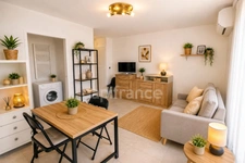 Sélection Privée Capifrance : studio rare au dernier étage avec terrasse et garage fermé.