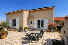 Piscine, 4 chambres, 136 m², jardin, garage et DPE B : une villa prête à vivre qui mérite une visite.