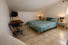 Piscine, 4 chambres, 136 m², jardin, garage et DPE B : une villa prête à vivre qui mérite une visite.