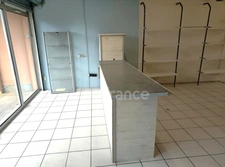 « BESANÇON —🚨 OFFRE EXCEPTIONNELLE DU 18 AU 28 AOÛT ! Local 62 m² + 3 stationnements privatifs + 4 000 € de bon d'achat Leroy Merlin offert. Nous serons sur place pour vous rencontrer et vous faire v