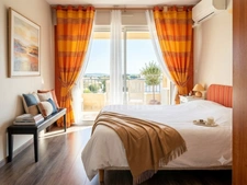 Et si votre offre était la bonne ? Beau T4 lumineux de 86 m², 3 chambres, 2 extérieurs, parking et ascenseur. Propriétaire ouvert à une offre sérieuse après visite. Venez le découvrir !