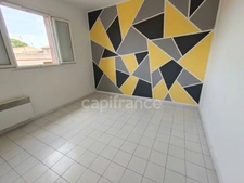 🔨 AGDE – SPÉCIAL BRICOLEURS ! 80 m² À RÉNOVER, MEZZANINE ET PARKING PRIVATIF : UN BEAU POTENTIEL À 158 000 € !