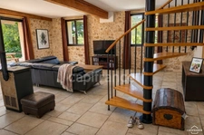 Maison de caractère en pierre – 100 m² – 3 chambres – séjour 45 m² – extérieur 316 m²