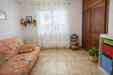 Piscine, 4 chambres, 136 m², jardin, garage et DPE B : une villa prête à vivre qui mérite une visite.