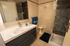 CAP D’AGDE – VUE PORT EXCEPTIONNELLE – T2 36 M² – BALCON –PISCINE - CONCIERGE - GARAGE FERMÉ – VENDU MEUBLÉ