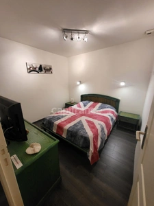 « Agde, la Perle Noire de la Méditerranée : découvrez une maison de caractère rare en centre historique. »