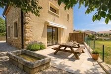 Maison de caractère en pierre – 100 m² – 3 chambres – séjour 45 m² – extérieur 316 m²