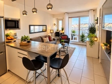 CAP D’AGDE – VUE PORT EXCEPTIONNELLE – T2 36 M² – BALCON –PISCINE - CONCIERGE - GARAGE FERMÉ – VENDU MEUBLÉ