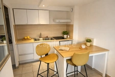 “Béziers – Duplex 2 chambres avec jardin privatif, terrasse 12 m² et accès 2 piscines dans résidence calme et sécurisée”