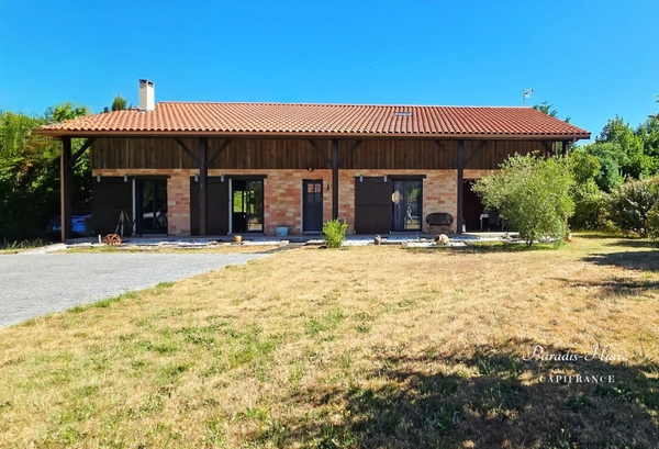 Maison atypique d’exception à Biscarrosse, au cœur de la verdure 🌿🏡